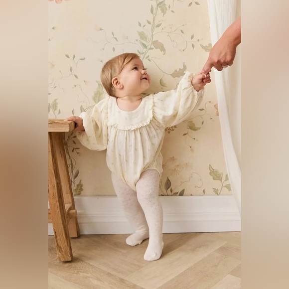 🤍 0~3 Mth Jamie Kay Organic Muslin Frances Vintage Ditsy Cammomile Onesie - Picture 8 of 8